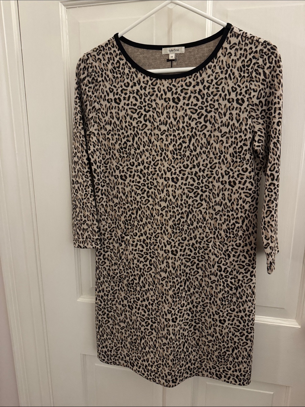 Tyler Boe Beige and Black Leopard Print Long Sleeve Shift Dress